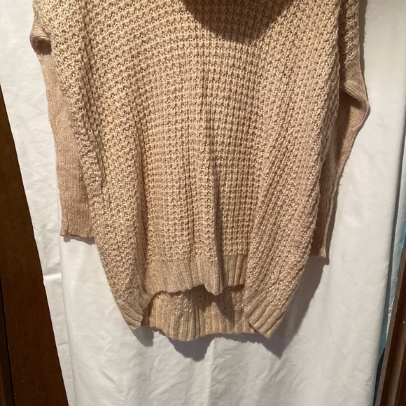 Ladies Sweater - Picture 2 of 5